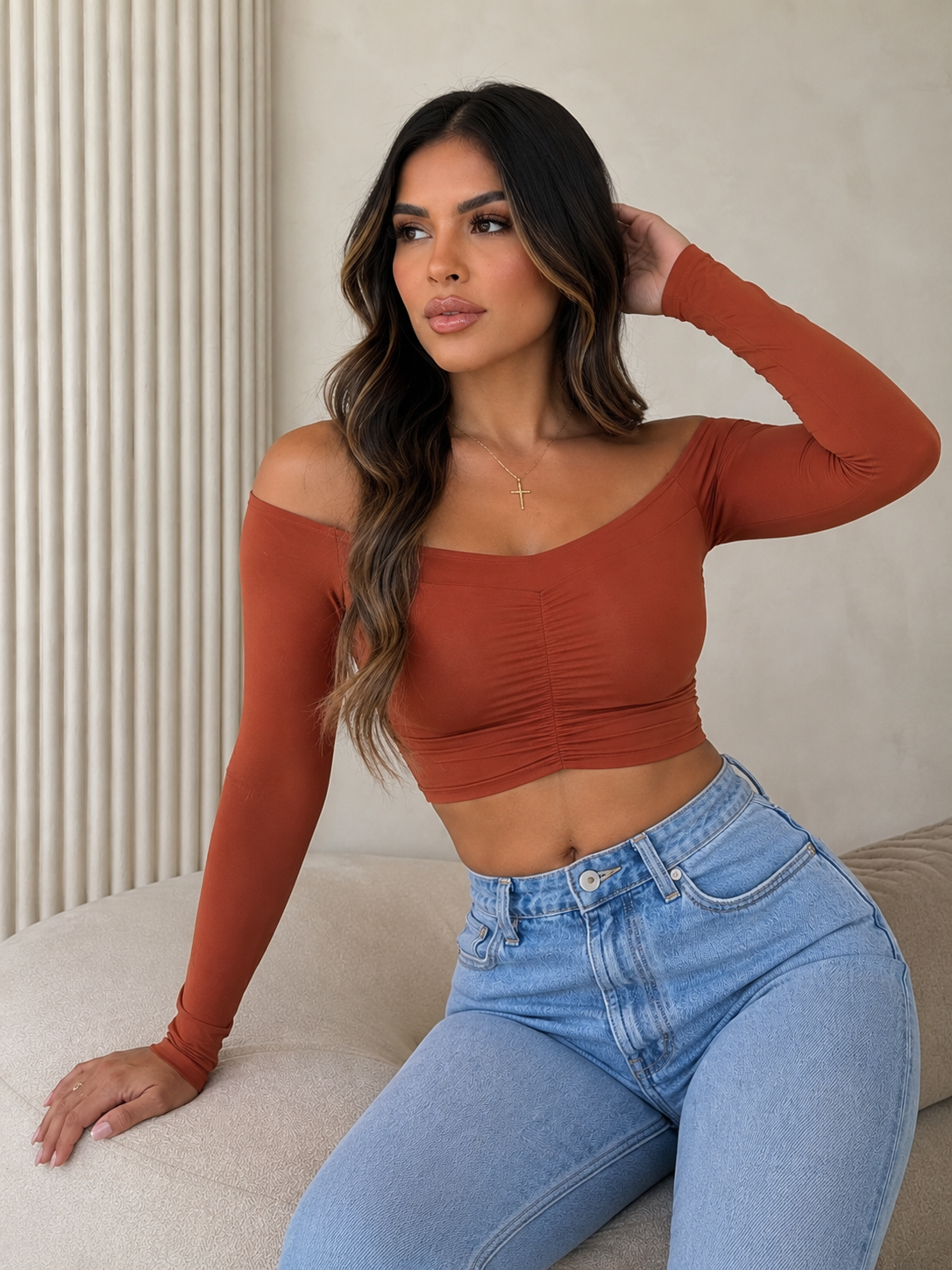 Crop Top Manga Larga Atemporal