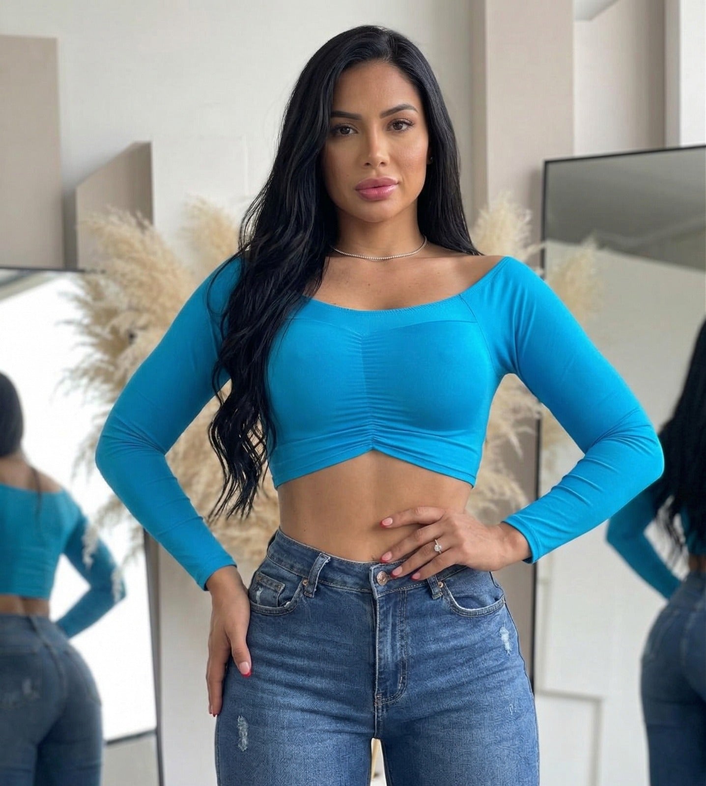 Crop Top Manga Larga Atemporal