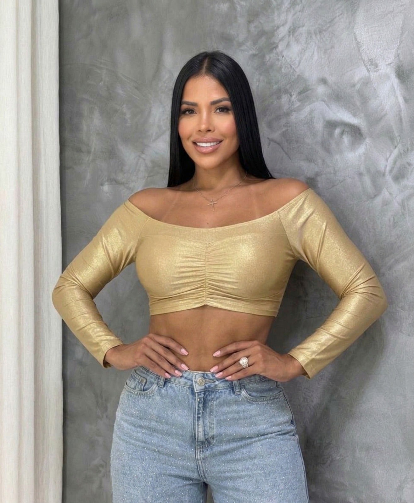Crop Top Manga Larga Atemporal